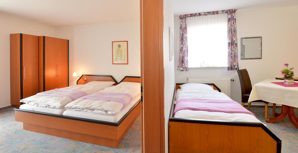 Rhoen-Hotel Sonnenhof - Restaurant & Cafe Poppenhausen Room photo