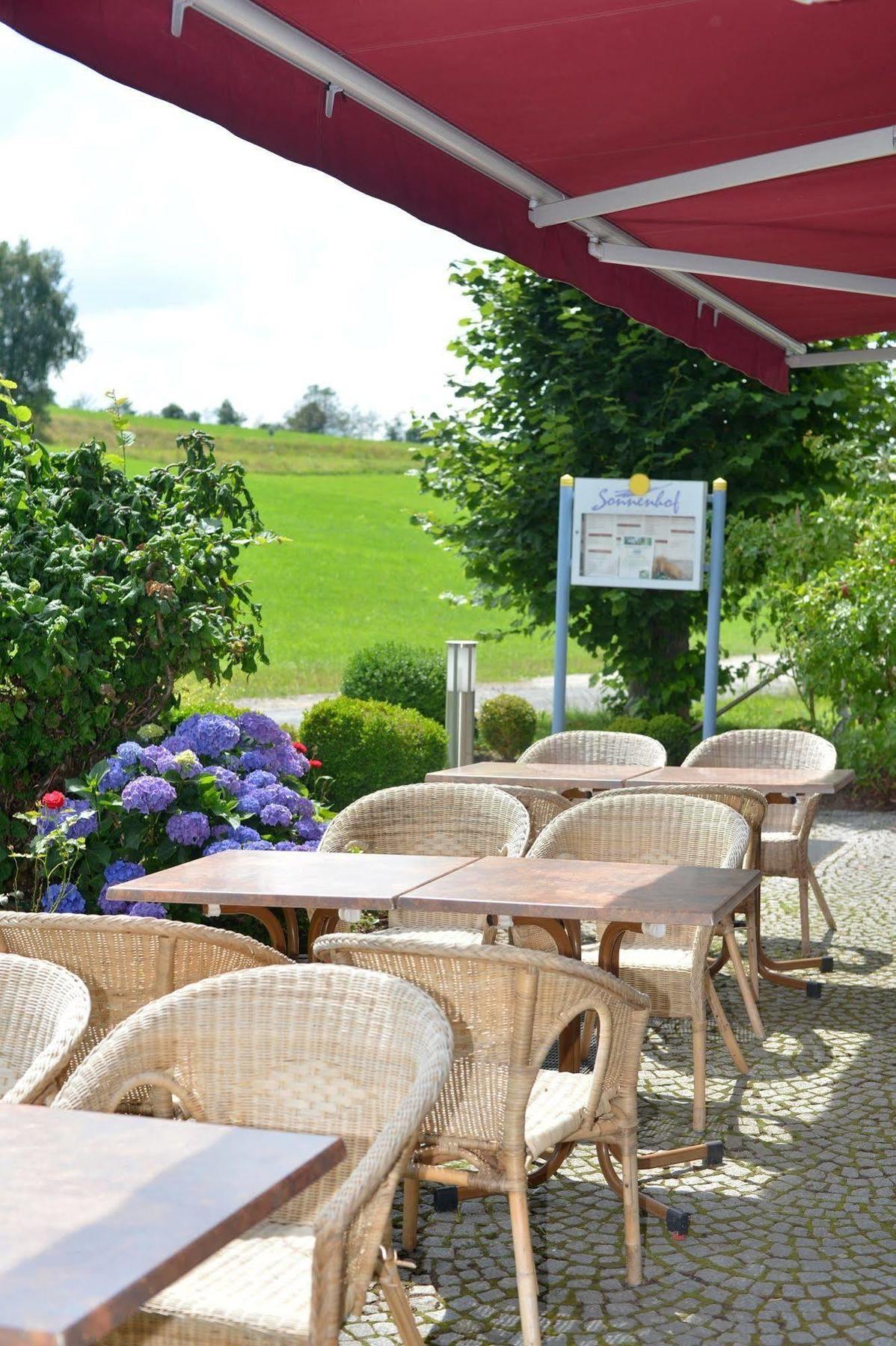 Rhoen-Hotel Sonnenhof - Restaurant & Cafe Poppenhausen Exterior photo